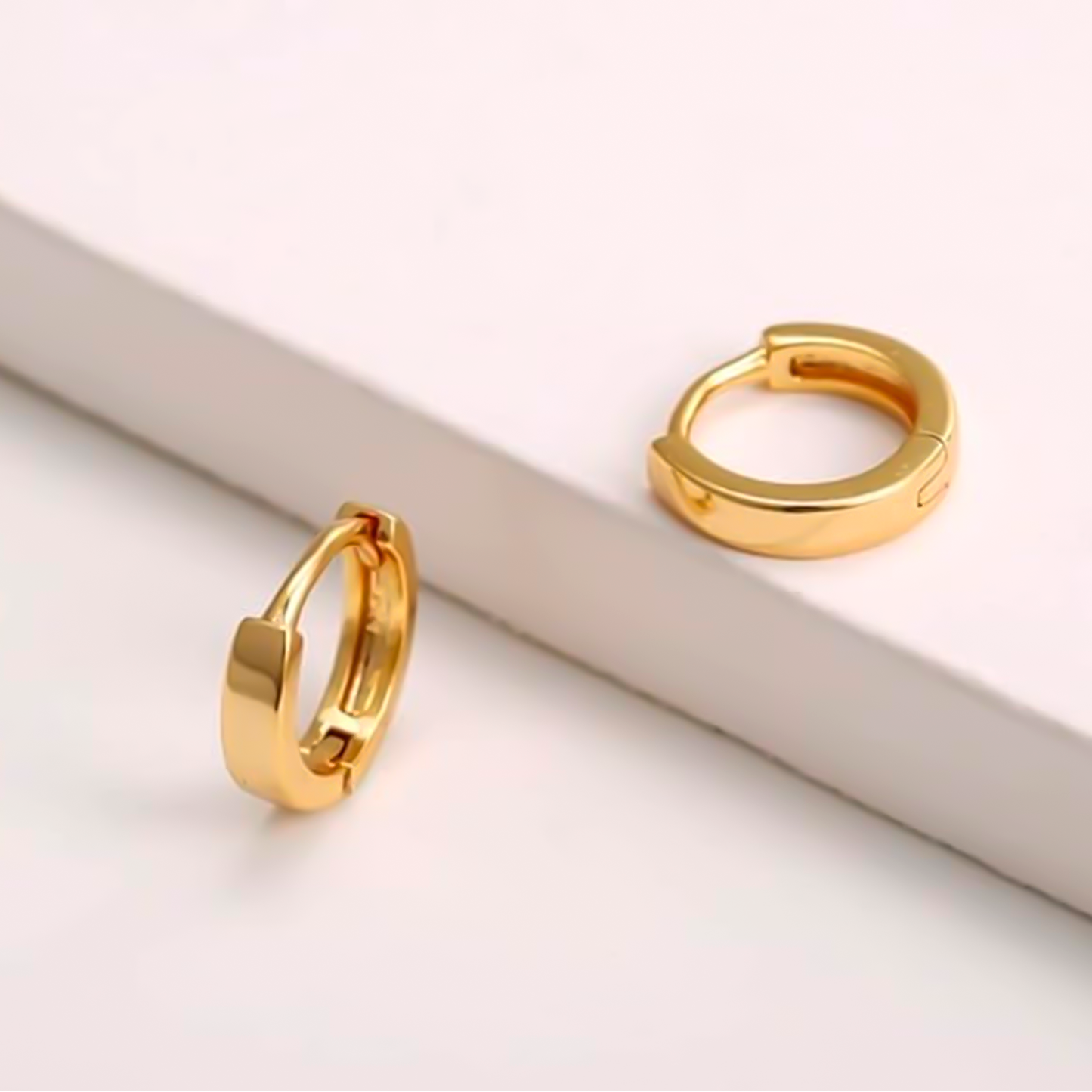Elegant 18K Gold Plated Earrings ā 10 Grams of Timeless Luxury